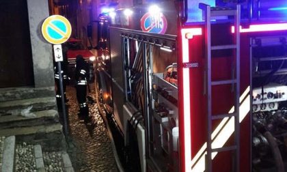 Incendio in una casa a Gozzano nella notte