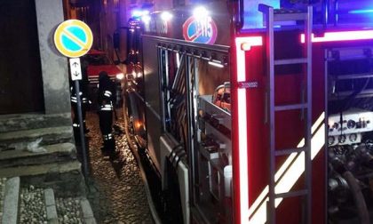 Incendio in una casa a Gozzano nella notte