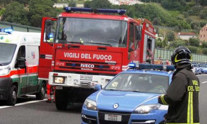 Incidente A4 auto si ribalta al casello di Rondissone