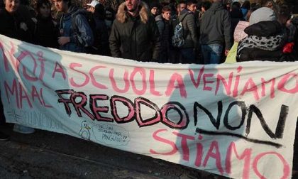 Protesta al Bellini di via Liguria: laboratori di meccanica al freddo da mesi