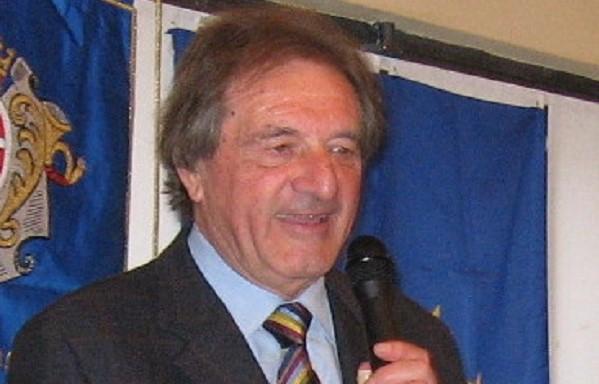 Ricco novembre al centro don Luciano Lilla a Santa Cristina