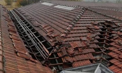 Rubate le grondaie, a rischio crollo il tetto del cimitero