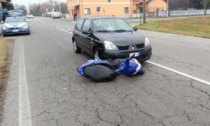 Scontro auto scooter a Suno