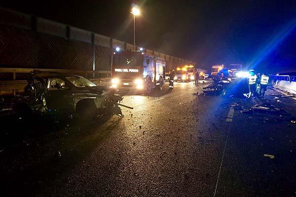 Sei auto coinvolte in un incidente in A4: 5 feriti