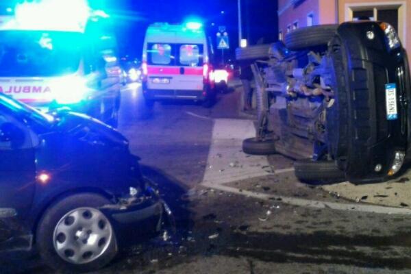 Suno: schianto tra due veicoli, sul posto il 118