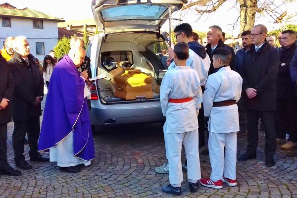 “Un angelo custode in kimono bianco”