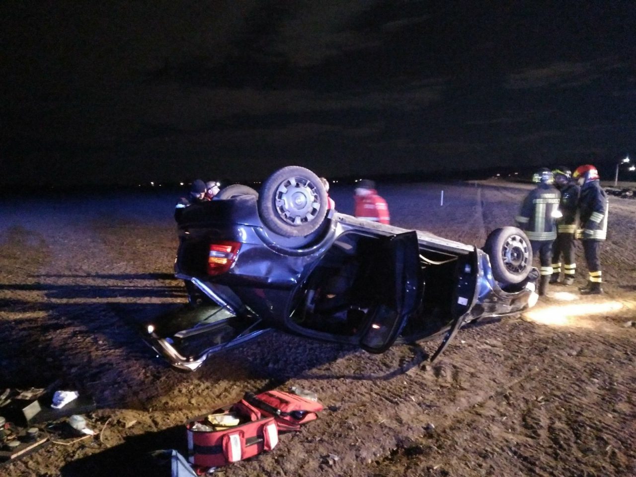 Macchina ribaltata a Momo: feriti due fratelli