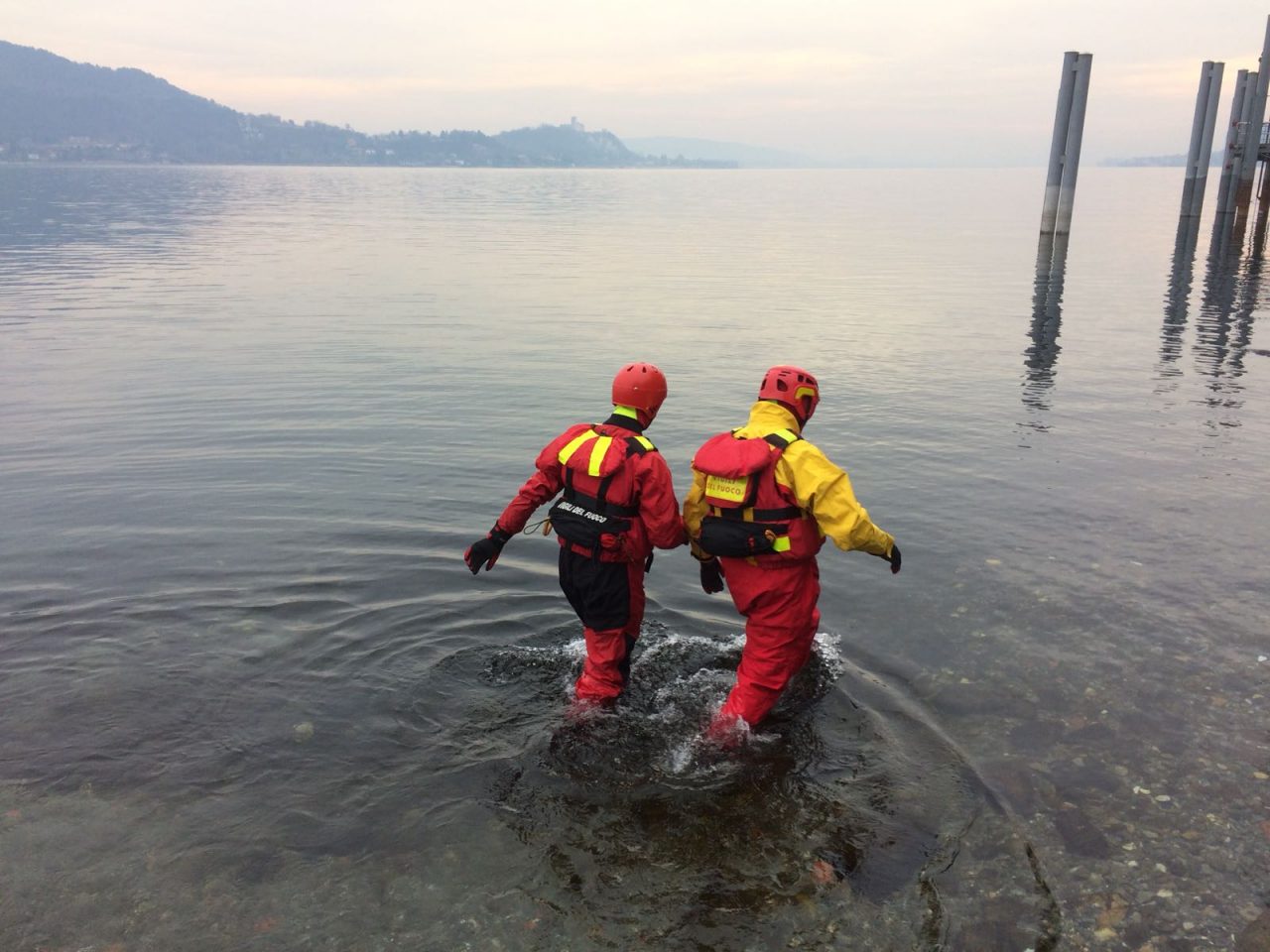 Donna scomparsa a Meina trovata morta nel lago