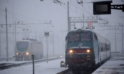 Nevica treni in tilt: pesanti ritardi