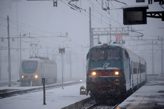 Nevica treni in tilt: pesanti ritardi