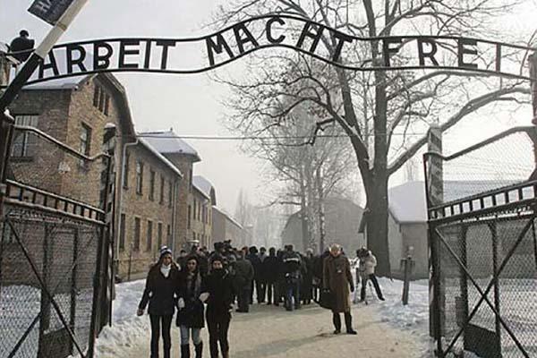 80 ragazzi novaresi al campo di concentramento