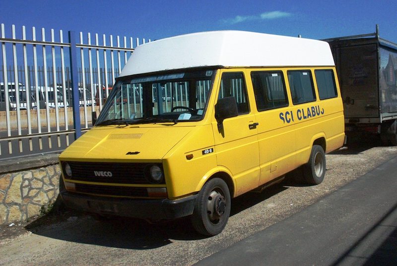 Bambino chiuso nello scuolabus a Castelletto sta bene