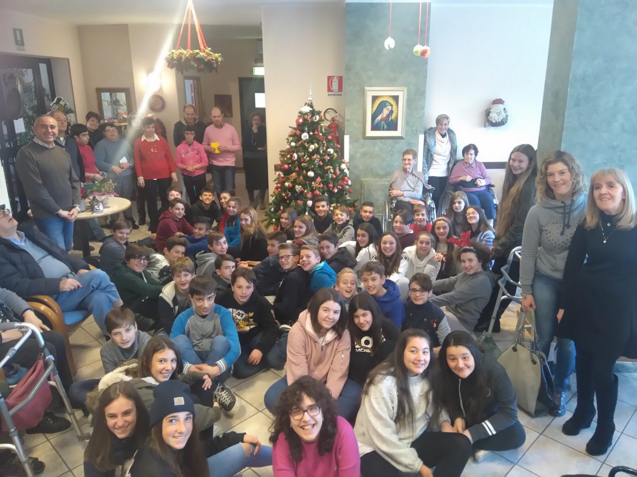 Auguri di Natale alla casa famiglia di Borgomanero