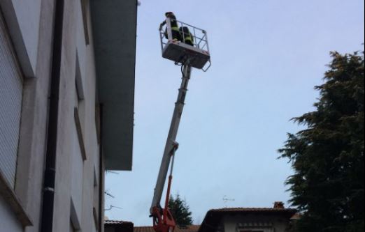 Lastre pericolose rimosse dai tetti di Arona