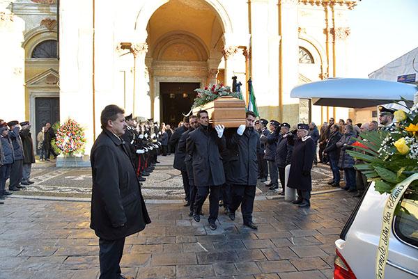 A Cerano l’ultimo saluto al luogotenente Oytana