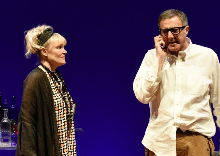 Al Coccia Chiara Noschese e Luca Barbareschi in un gioco moderno di ironia e classe