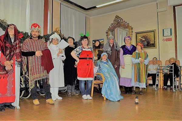 Anteas e Re Biscottino alla Casa di riposo San Francesco