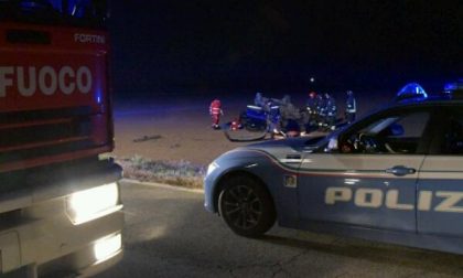 Auto si capotta a Momo: due giovani feriti, uno in codice rosso