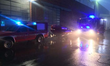 Cameri: recupero di un cadavere in un canale