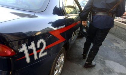 Teneva la droga sul comò nei guai un 46enne di Cameri