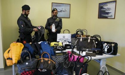 Regali di Natale taroccati: 4mila capi sequestrati