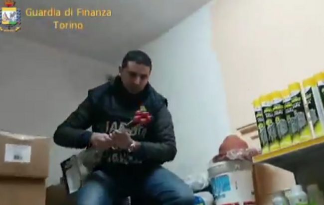 Botti illegali sequestrati 13.000 pezzi