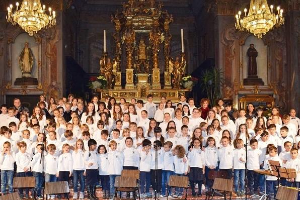 Gli “angeli” del Rosmini in concerto alla Collegiata