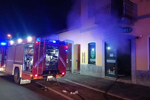 Incendio in un negozio di alimentari a Borgomanero