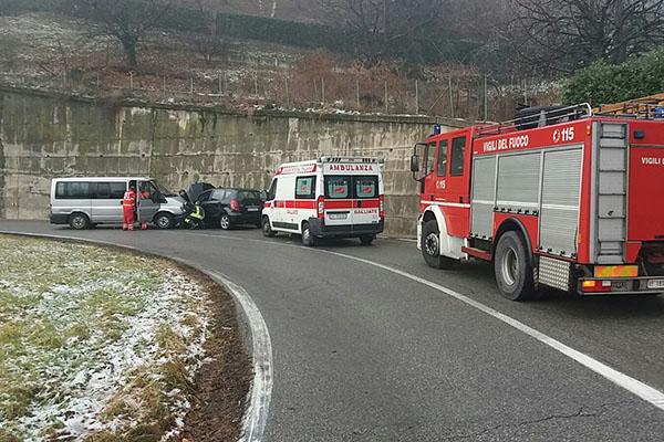 Incidente a Novara con un veicolo finito in un canale, a bordo un’87enne