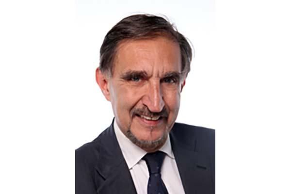 L’ex ministro La Russa in Tribunale a Novara: è il difensore di un 53enne