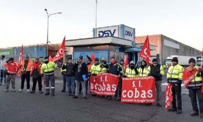 «Lavoriamo 14 ore, trattati male»