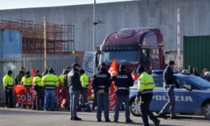 “Noi schiavi delle coop”, denuncia e trattative