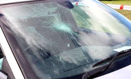Lastra di ghiaccio distrugge parabrezza sulla A26