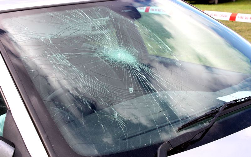 Lastra di ghiaccio distrugge parabrezza sulla A26