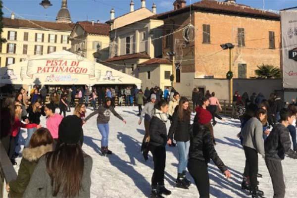 Pattinaggio su ghiaccio a Novara, la festa continua con orario continuato