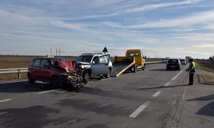 Schianto tra tre veicoli appena fuori da Vignale