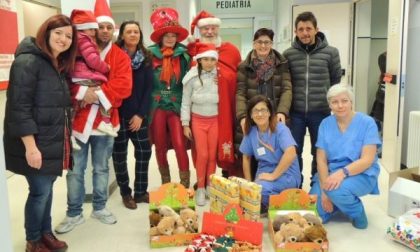 Sorrisi e giochi ai bambini della Pediatria (fotogallery)