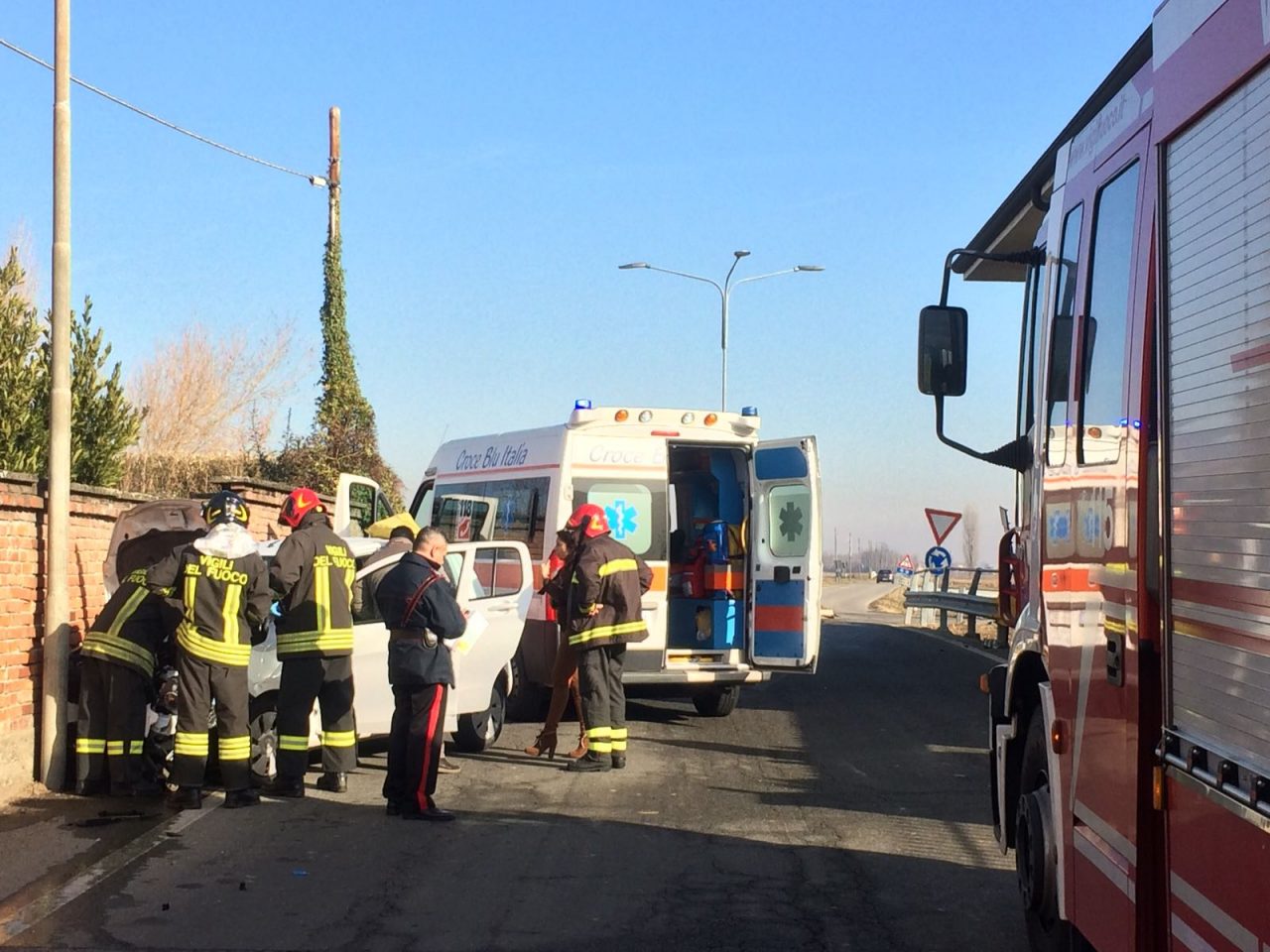 Coppia di anziani contro un muro: incidente Castellazzo