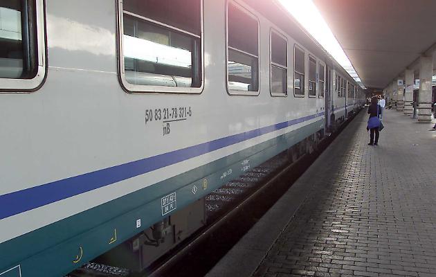 Occupazione abusiva notturna di treni a Novara: sanzionati