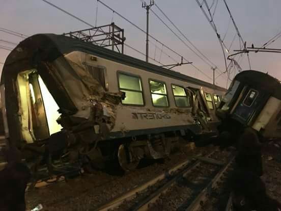 Deraglia treno a Segrate. Due morti FOTO