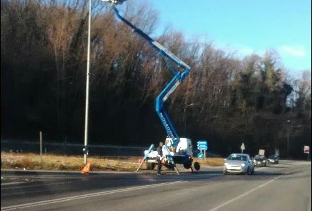 Basta morti sulla statale 32: la protesta torna a divampare