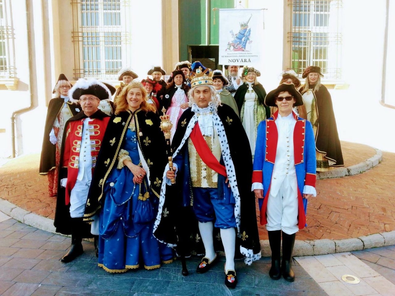 Carnevale novarese: Re Biscottino e la sua corte in Liguria