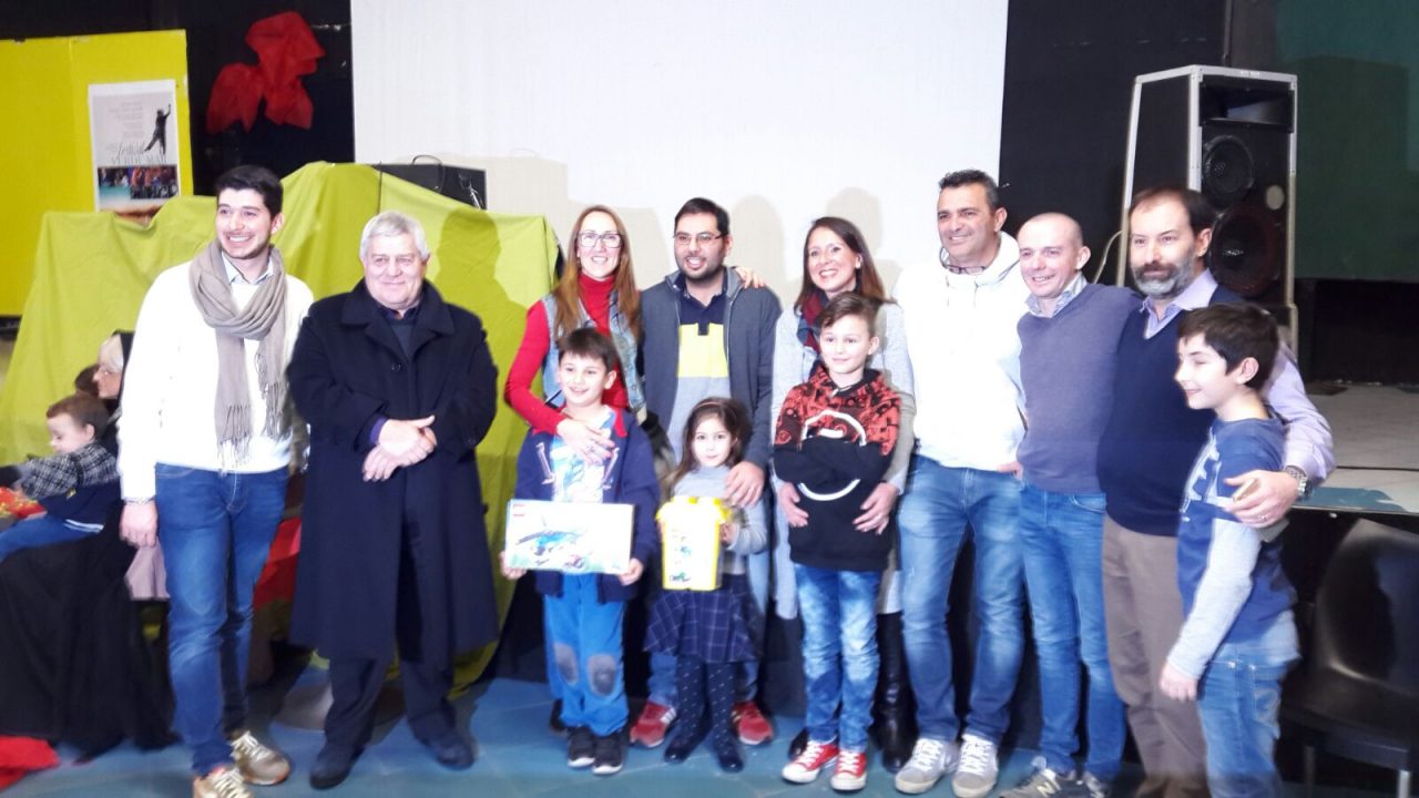 Lieto fine: Luca de Arona ha avuto i suoi amati Lego!