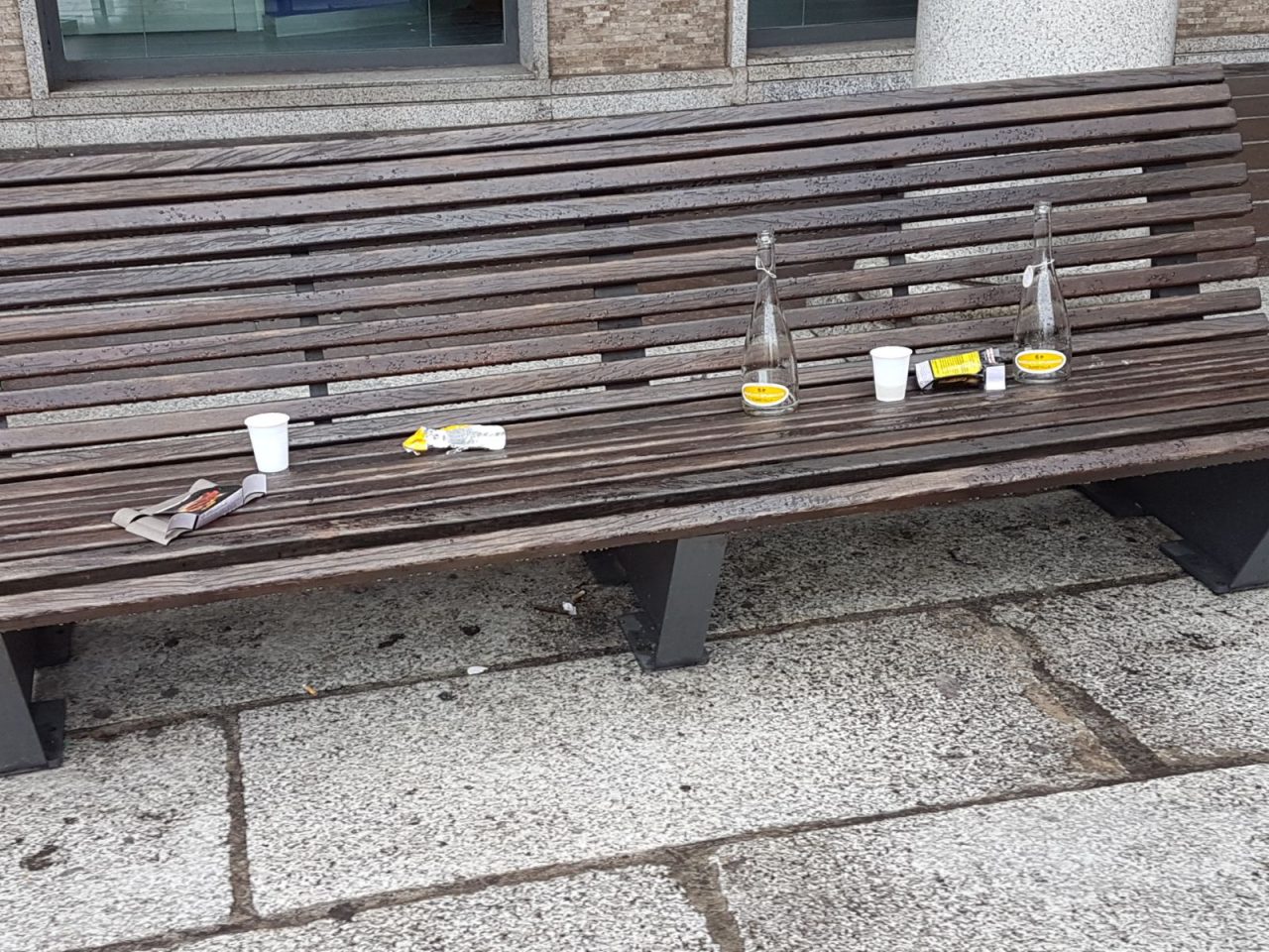 Inciviltà di Capodanno a Borgomanero – LE FOTO