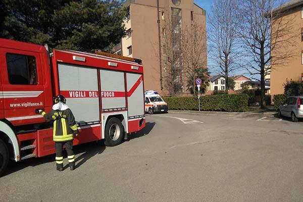 Donna cade in casa ad Arona: intervento dei Vigili del fuoco