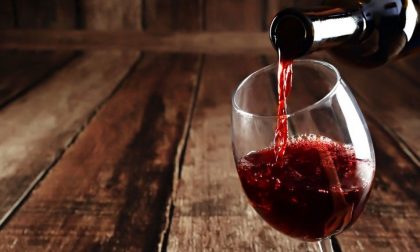 Bere vino prima di dormire aiuta a perdere peso