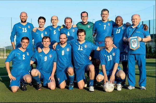 Il borgomanerese don Riccardo nella nazionale di calcio dei sacerdoti