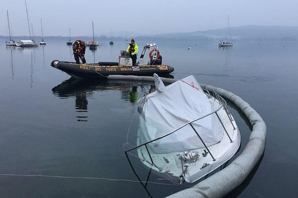 Imbarcazione affonda sul lago Maggiore: intervento dei Vigili del fuoco