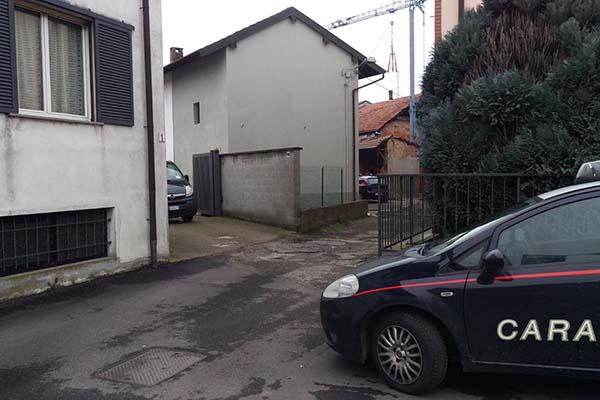 Interrogato a lungo il convivente della donna trovata morta a Sozzago