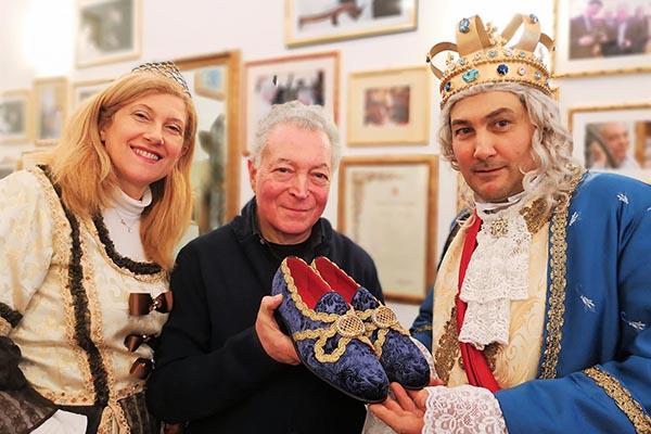 Le scarpe del calzolaio Stefanelli per Re Biscottino
